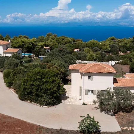 Thalea Цукаладес